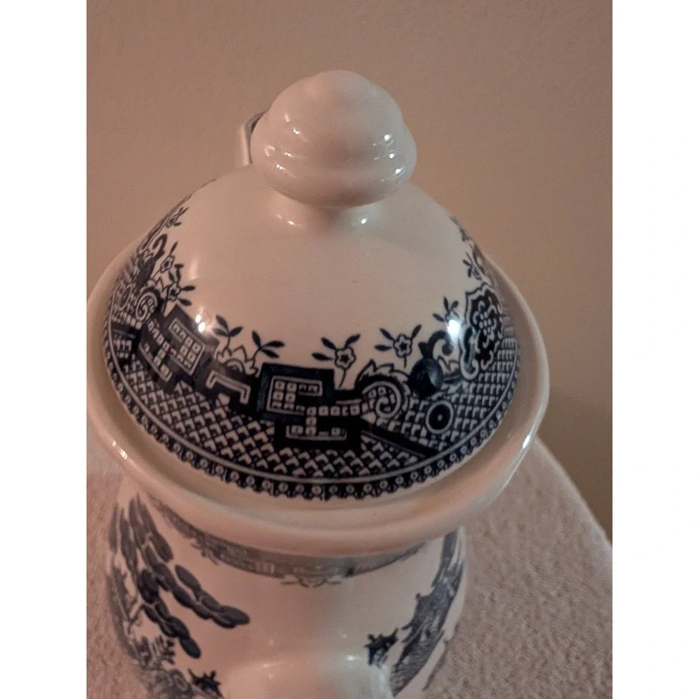 Vintage Churchill Blue & White Willow pattern Coffee Pot (B)
